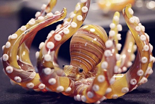 OldBusDepotMarkets-Stallholder-Glass Miniatures-600x400